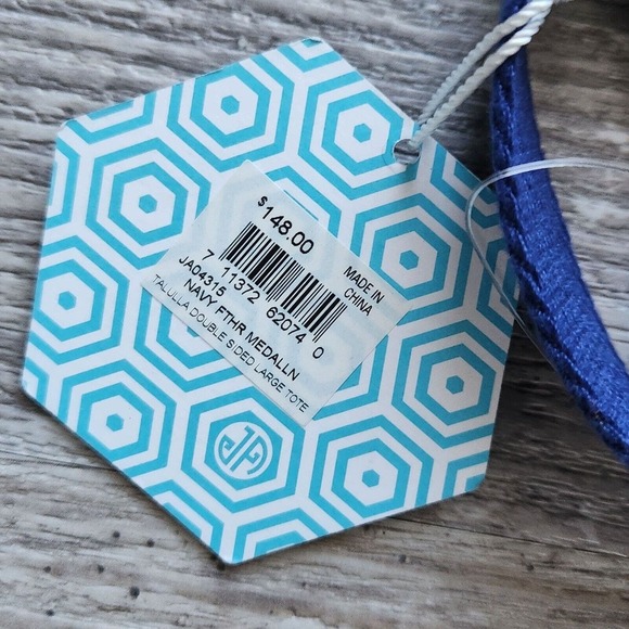 Jonathan Adler White Navy Feather Medallion 2 Sided Beach Talulla Large Tote NWT - Picture 15 of 16